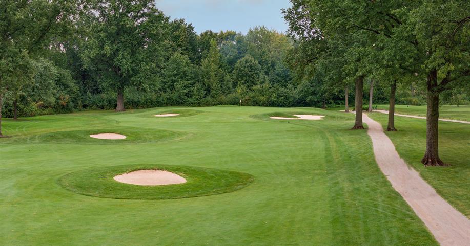 Hole #2 
A Par 4 defined by trees on the right and fairway bunkers on the left and middle of this hole. The second shot is played to an elevated, subtly undulated green.
