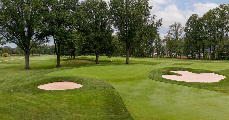 Hole #15 
The shortest Par 4 on the course is well guarded by trees on both sides of the fairway and should leave a medium to short iron approach to a green guarded by large trees on the left and bunkers surrounding the green.